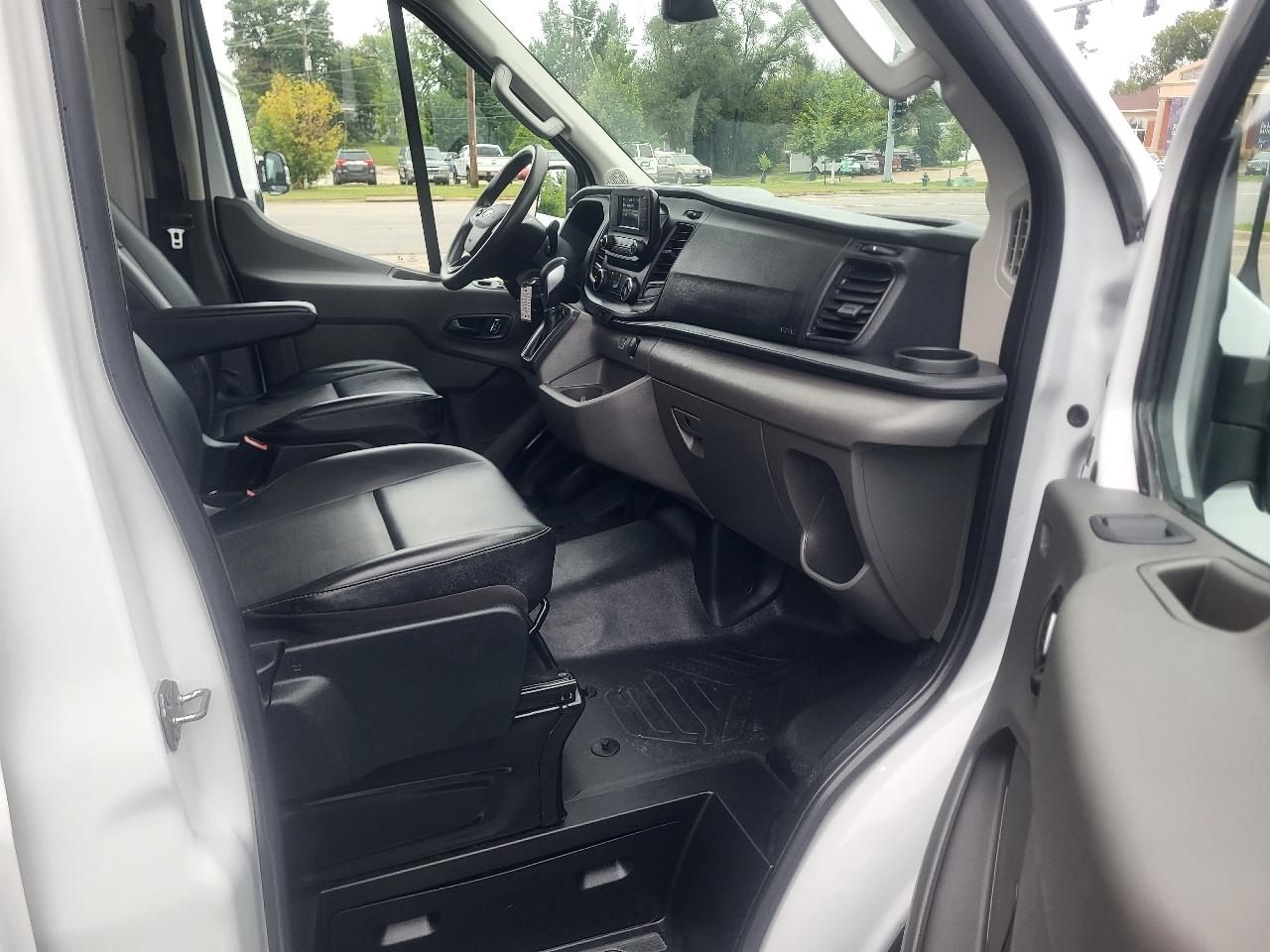 Ford Transit 250 Van High Roof w/Sliding Pass. 148-in. WB 2025
