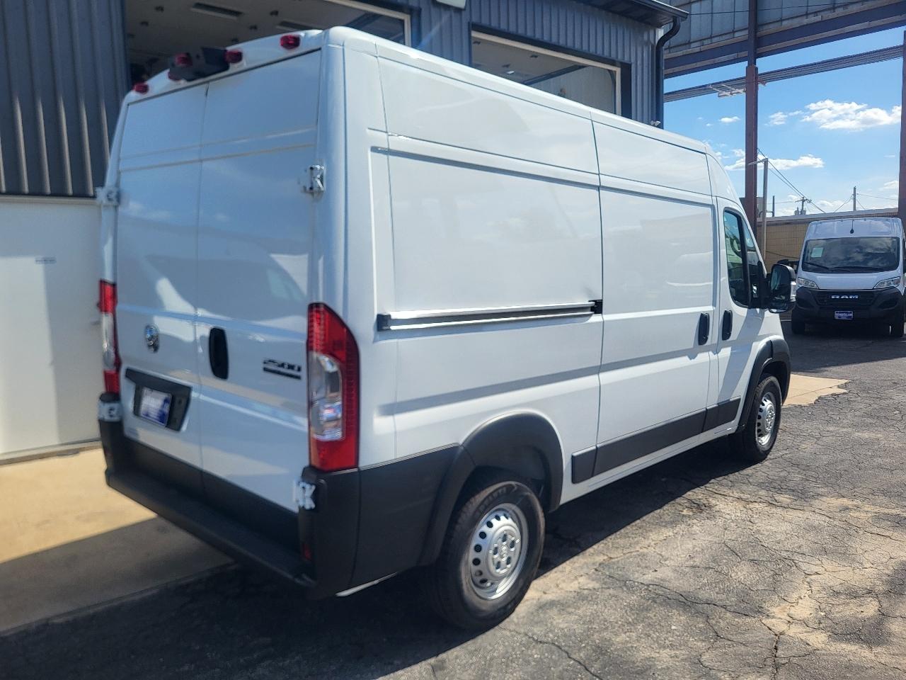 RAM Promaster 2500 High Roof 136-in. WB 2026