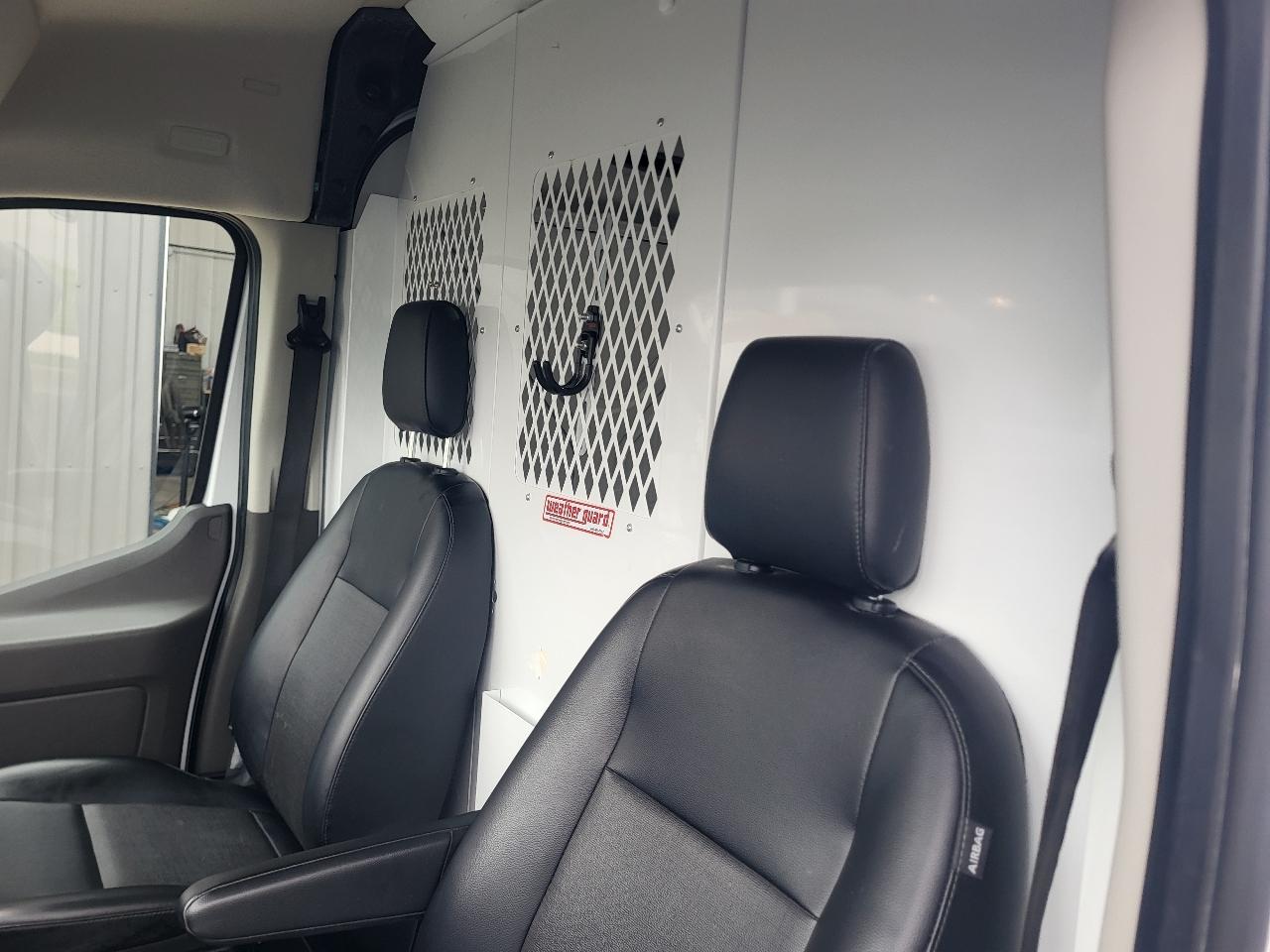Ford Transit 250 Van Med. Roof w/Sliding Pass. 148-in. WB 2025