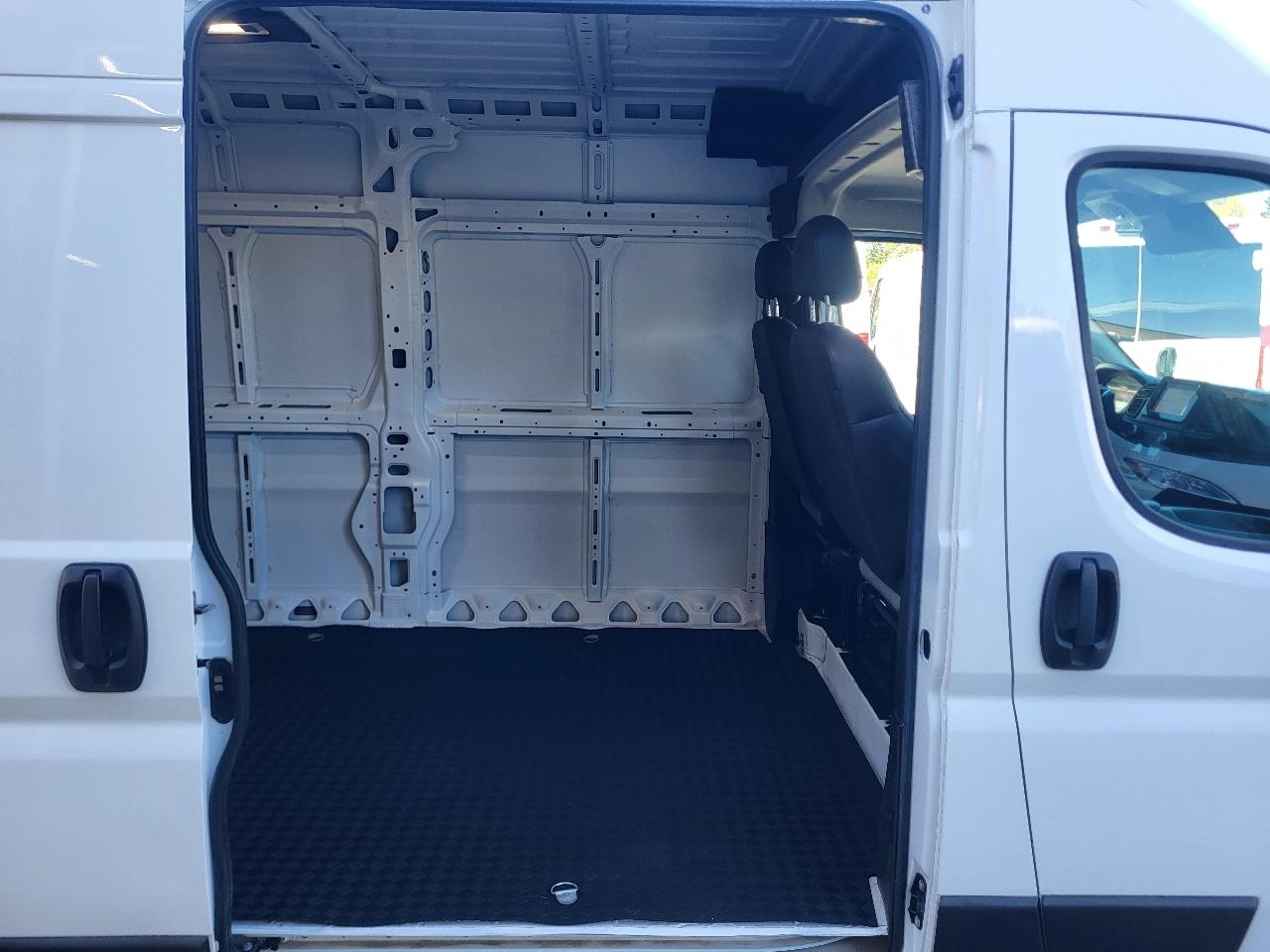 Ram ProMaster 2500 photo 14