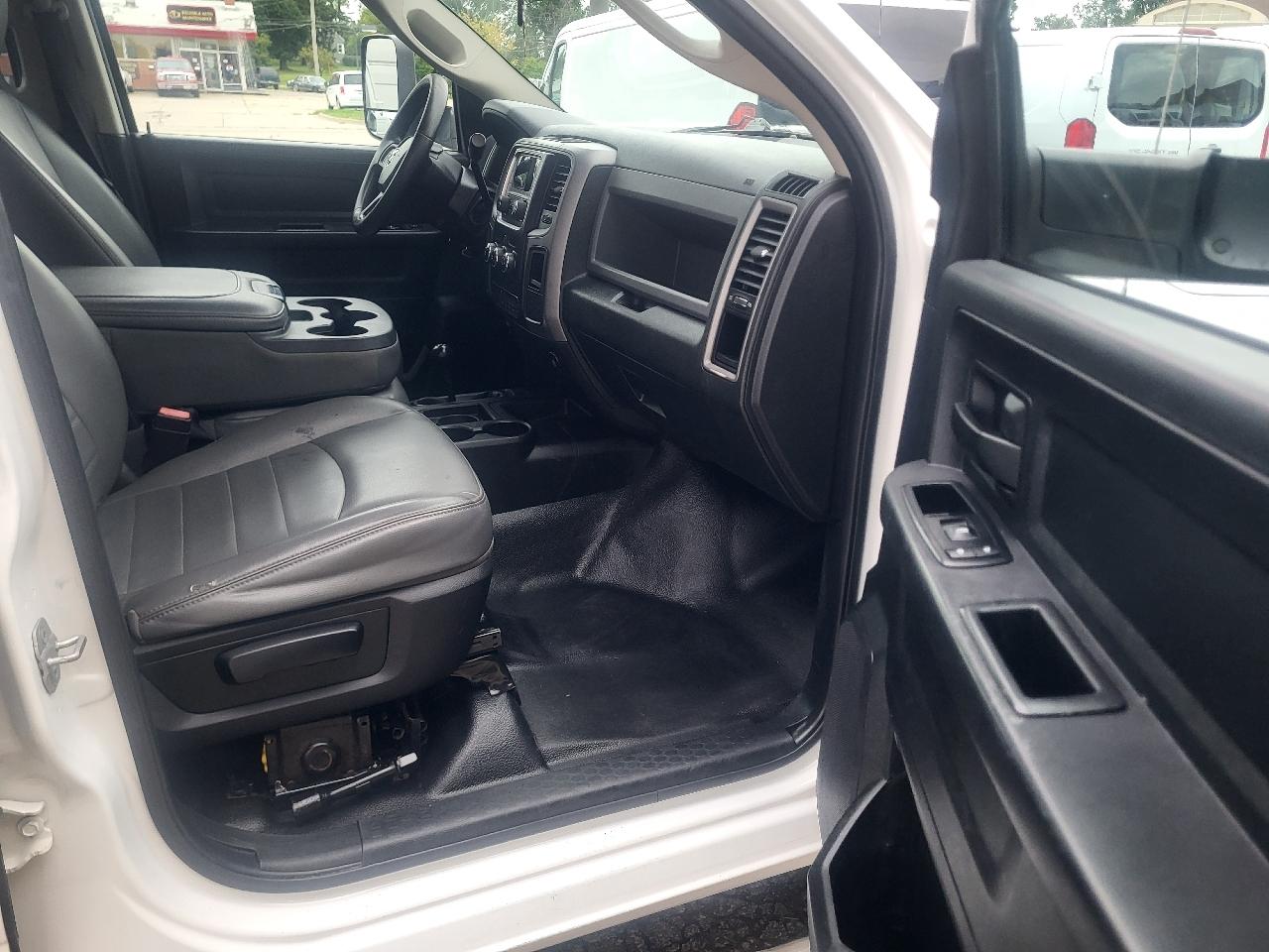 RAM 3500 Crew Cab 4WD DRW 2014