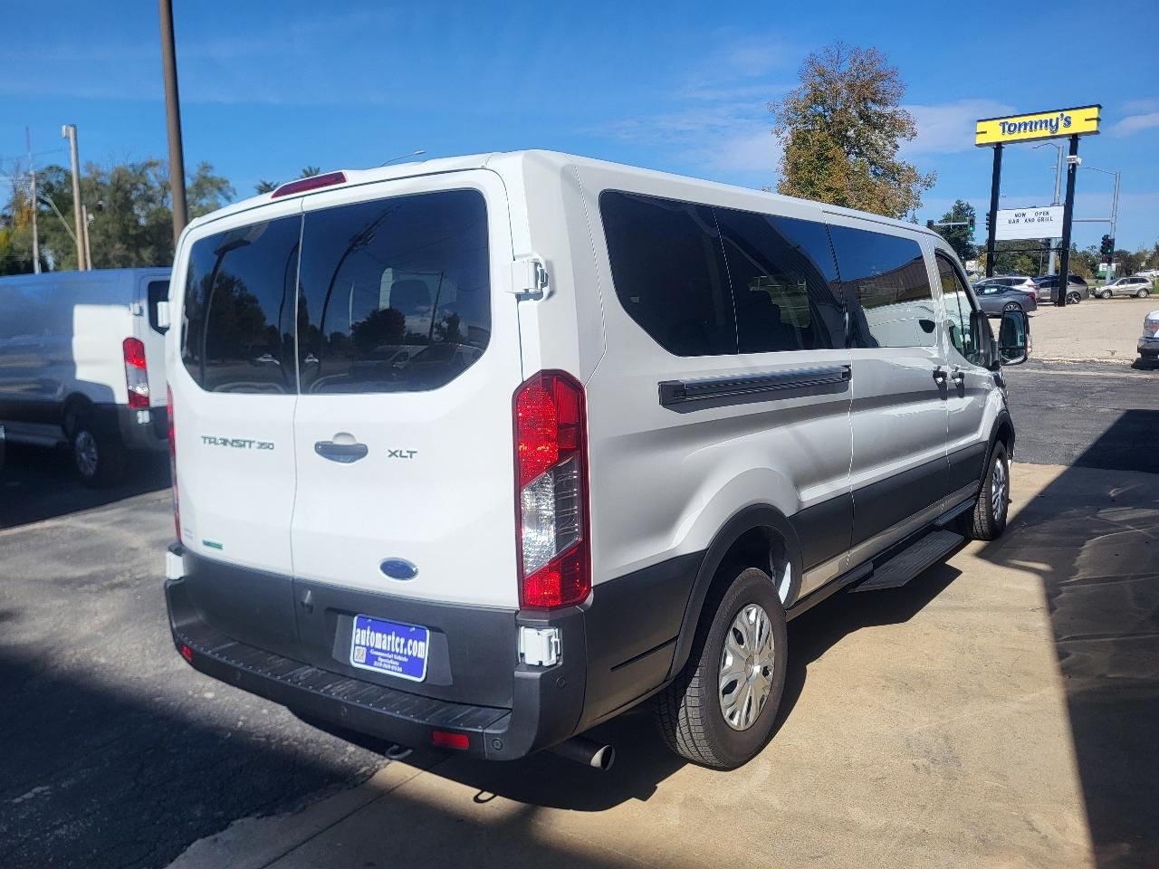 Ford Transit 350 Wagon Low Roof XLT w/Sliding Pass. 148-in. WB 2025