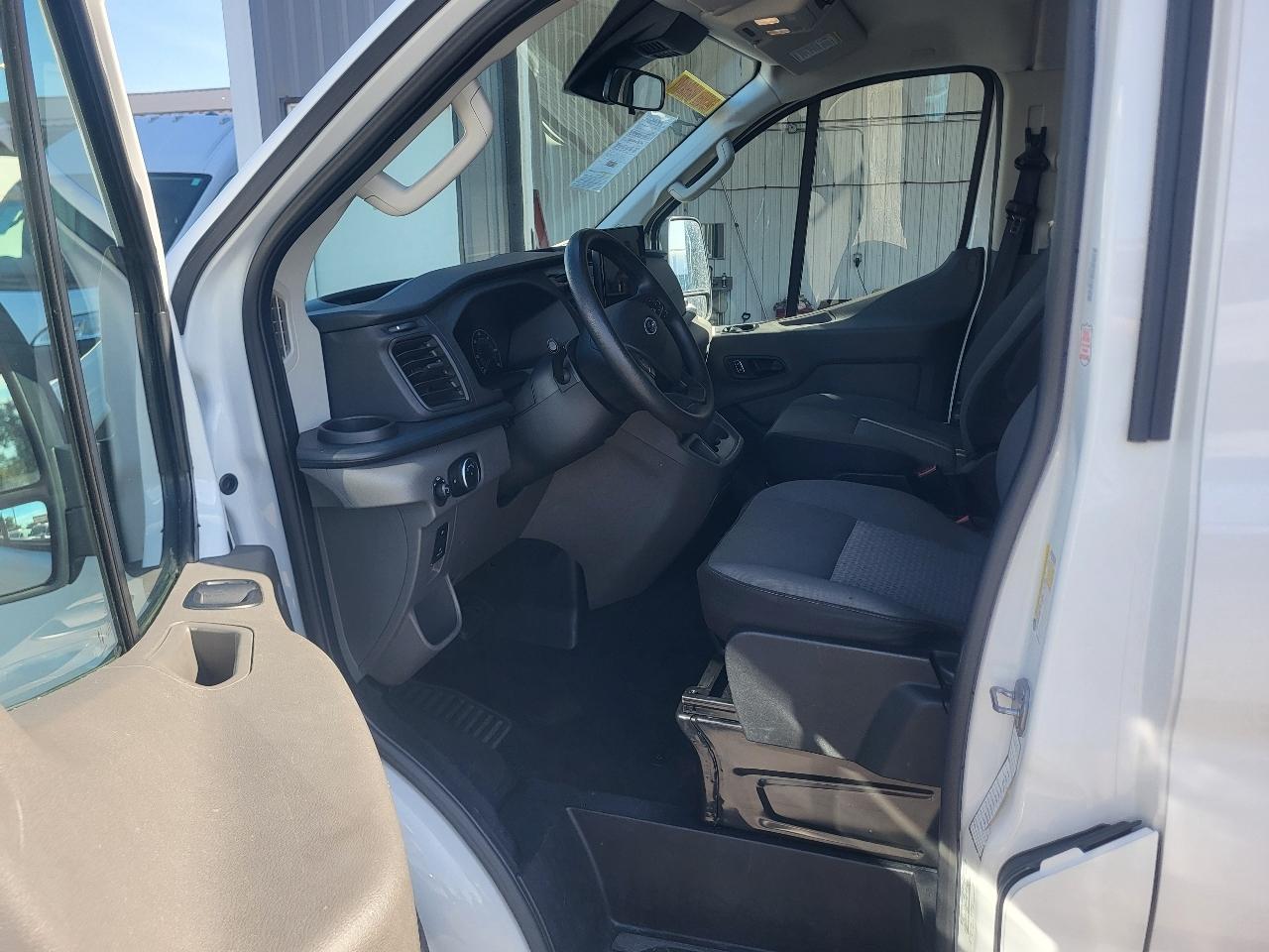 Ford Transit 350 Wagon Low Roof XLT w/Sliding Pass. 148-in. WB 2025
