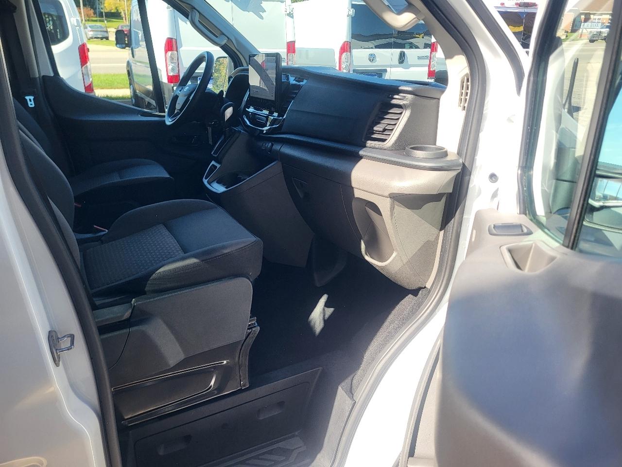 Ford Transit 350 Wagon Low Roof XLT w/Sliding Pass. 148-in. WB 2025