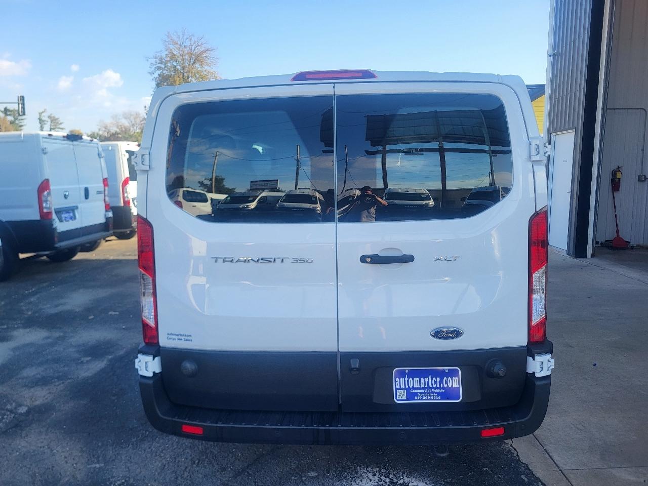 Ford Transit 350 Wagon Low Roof XLT w/Sliding Pass. 148-in. WB 2024