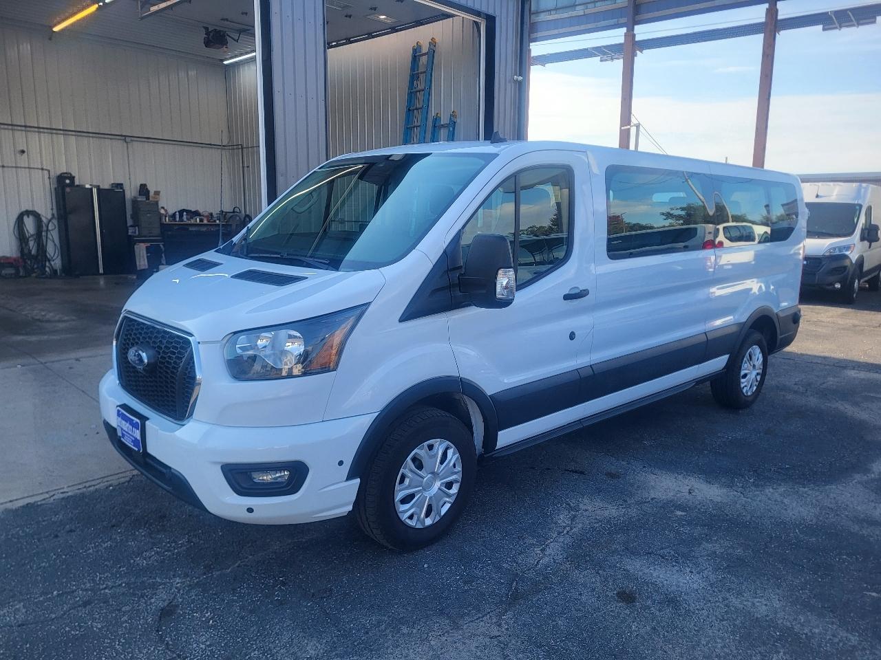 Ford Transit 350 Wagon Low Roof XLT w/Sliding Pass. 148-in. WB 2024