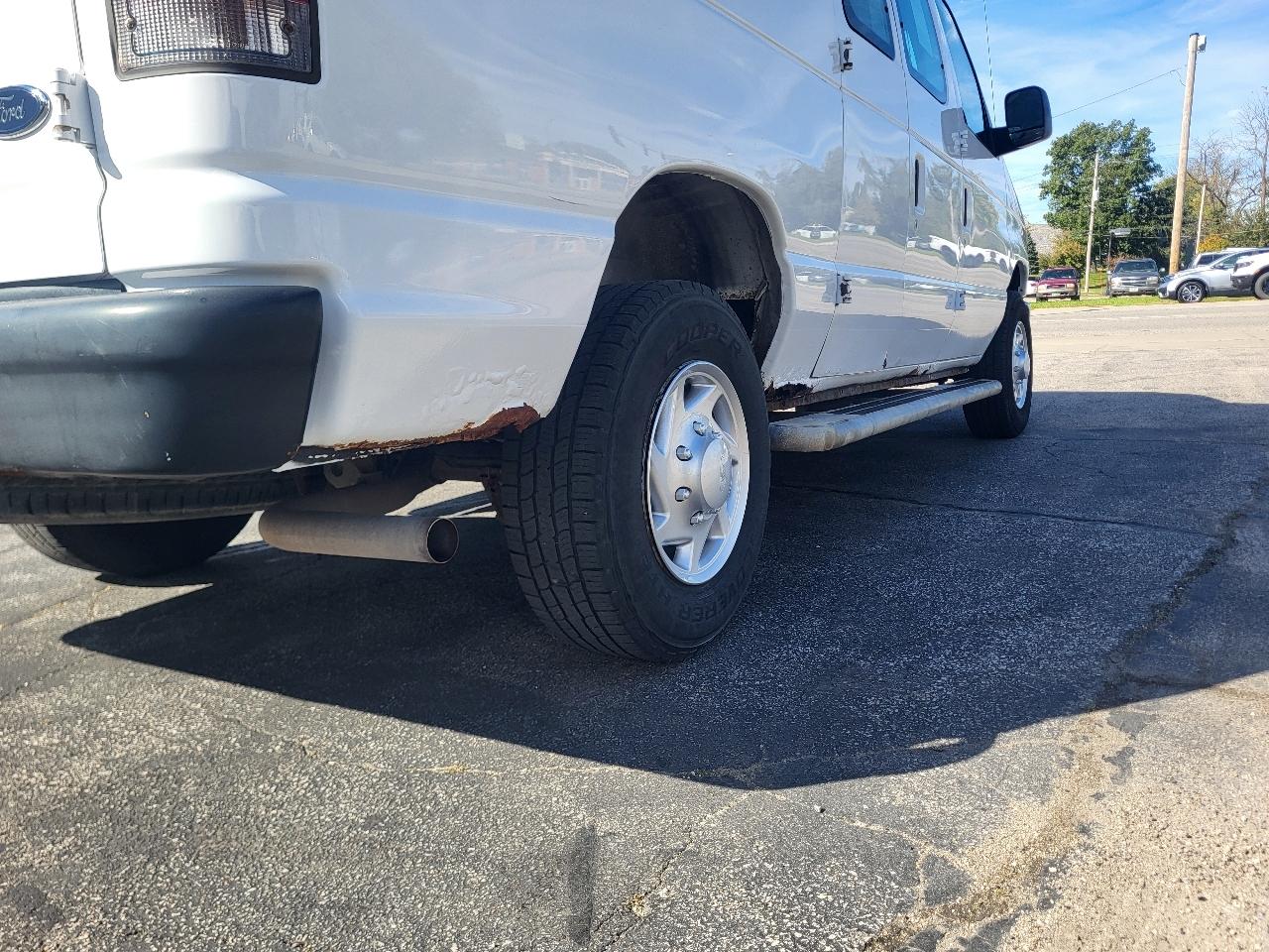 Ford Econoline E-250 2014