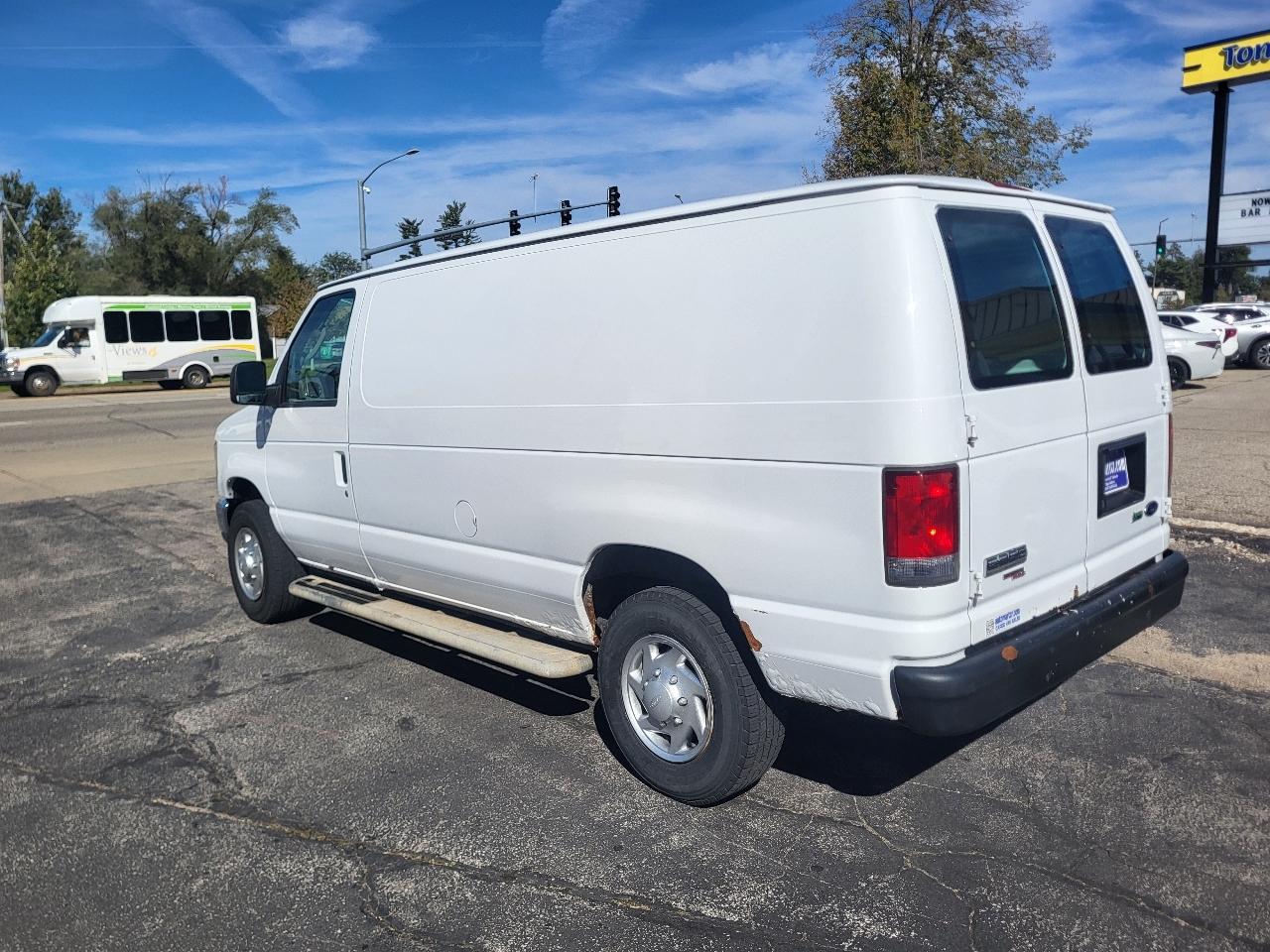 Ford Econoline E-250 2014