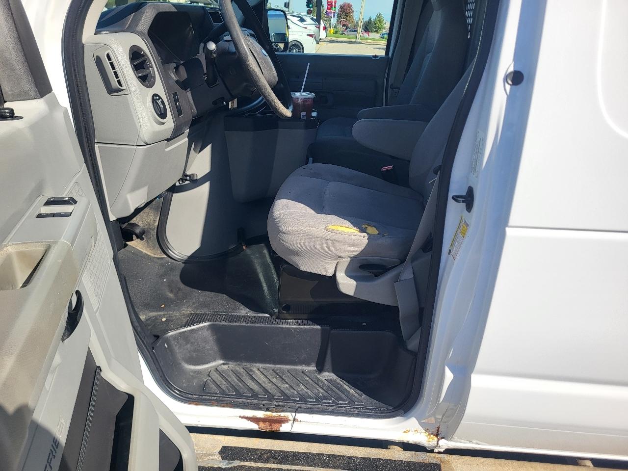 Ford Econoline E-250 2014