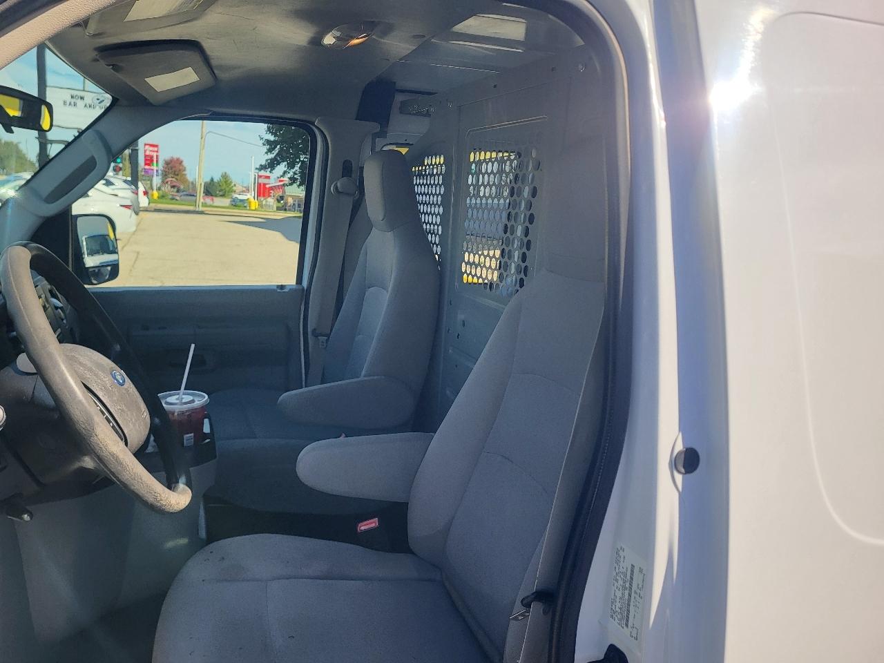 Ford Econoline E-250 2014