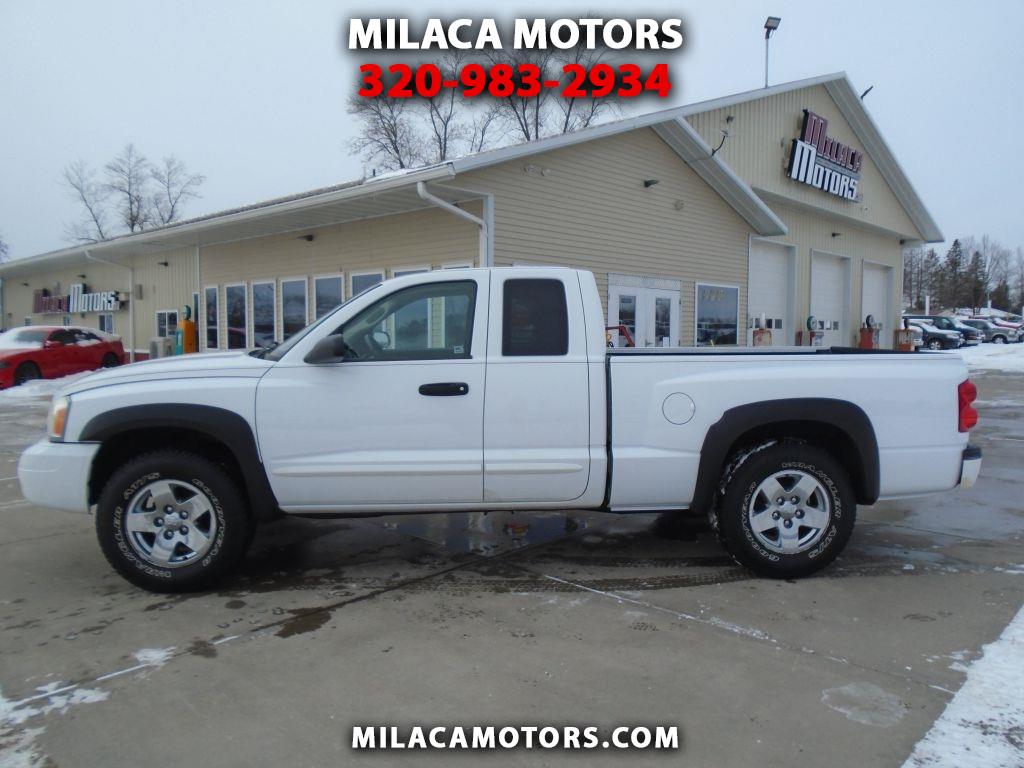 2005 Dodge Dakota SLT Club Cab 2WD