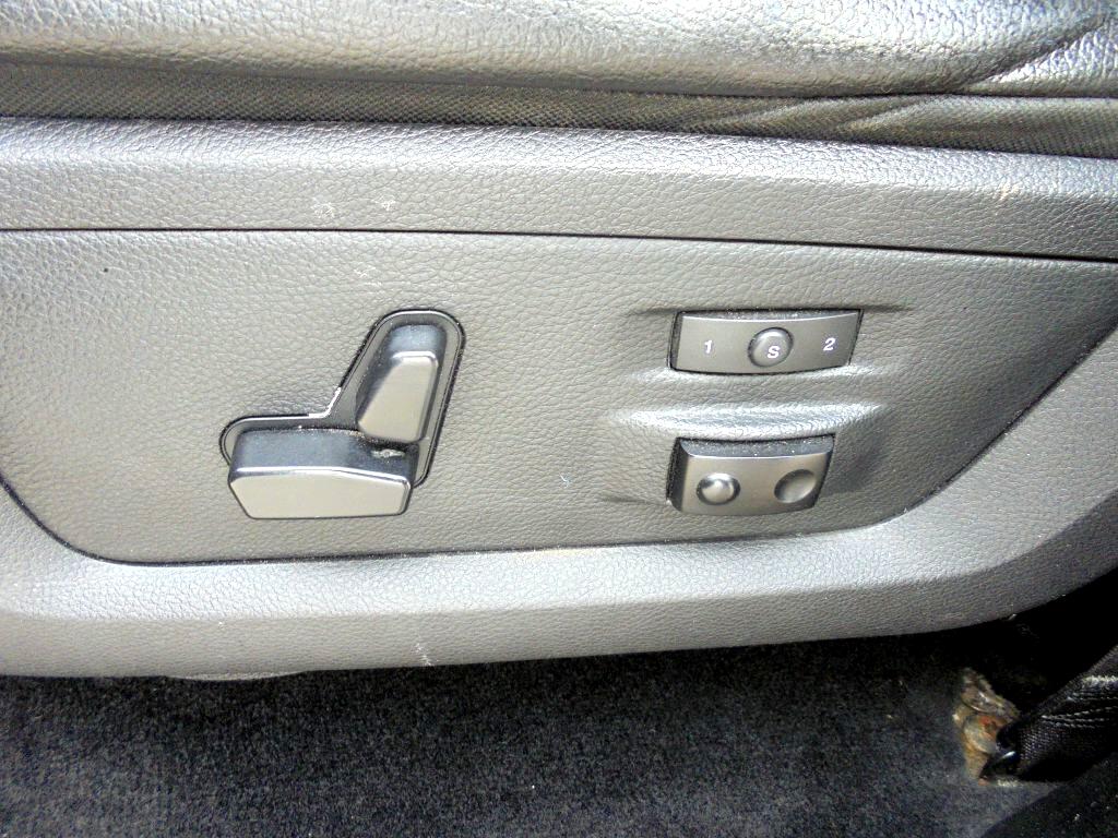 RAM 1500 Laramie Crew Cab SWB 4WD 2015