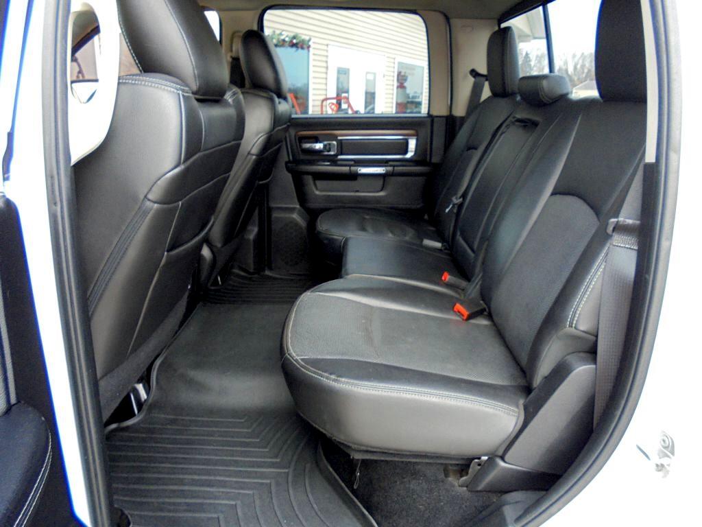 RAM 1500 Laramie Crew Cab SWB 4WD 2015
