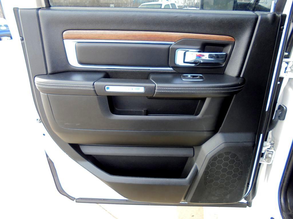 RAM 1500 Laramie Crew Cab SWB 4WD 2015