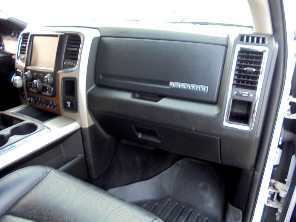 RAM 1500 Laramie Crew Cab SWB 4WD 2015