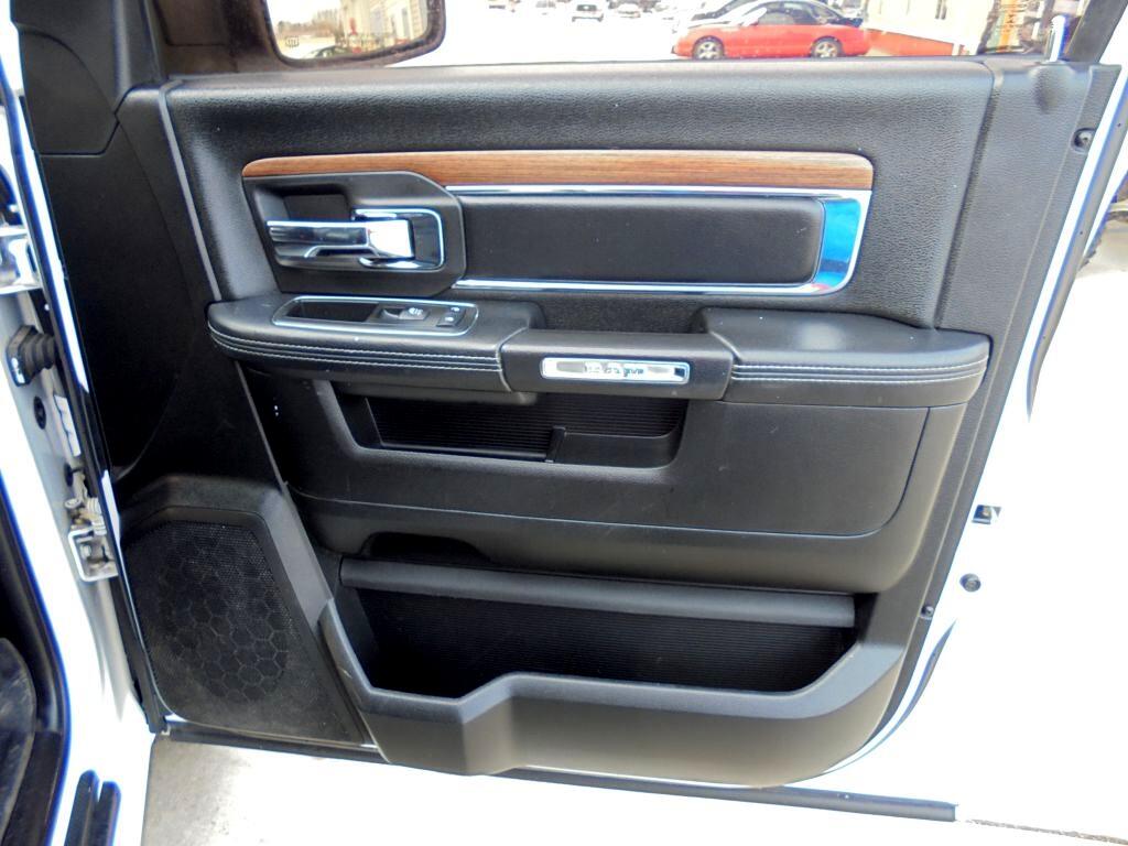 RAM 1500 Laramie Crew Cab SWB 4WD 2015