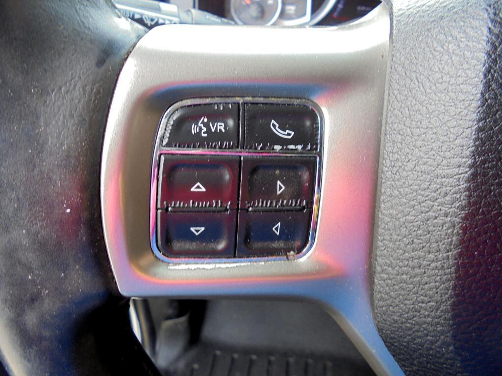 RAM 1500 Laramie Crew Cab SWB 4WD 2015