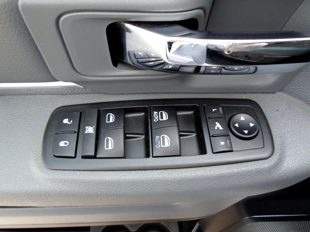 RAM 1500 SLT Quad Cab 4WD 2014