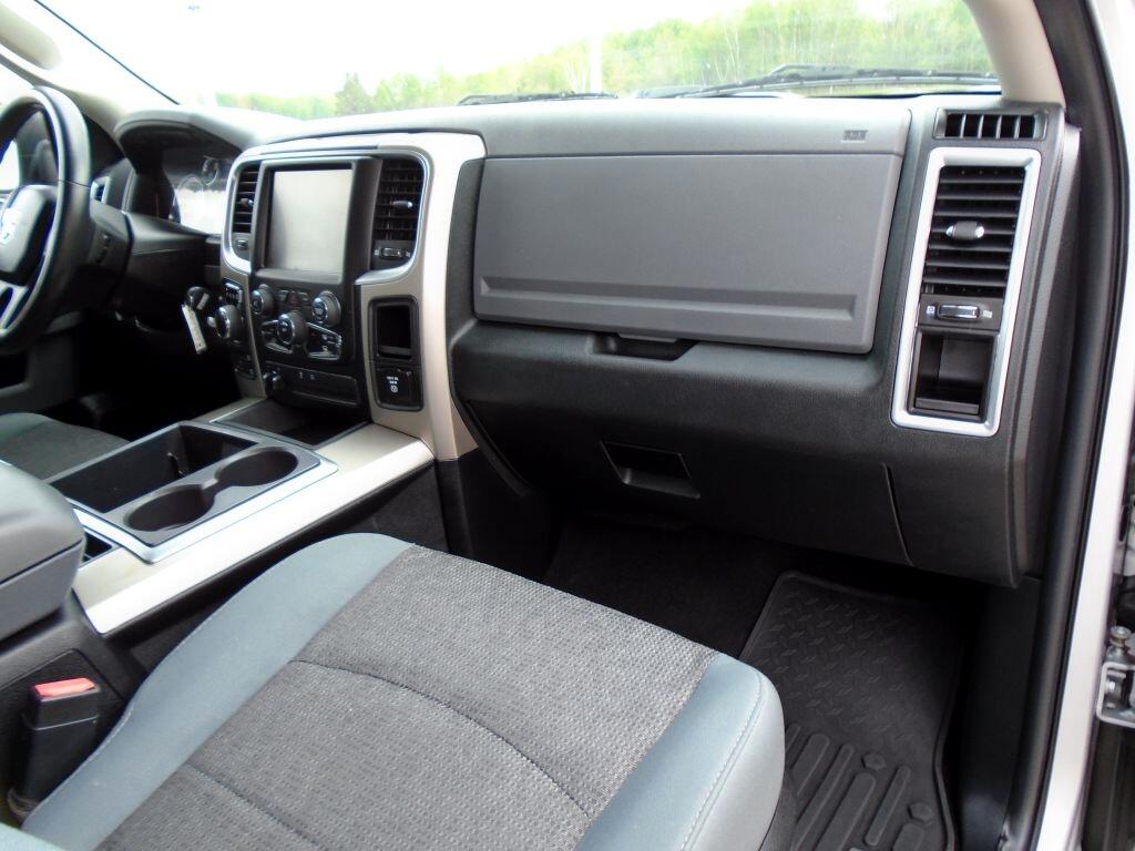 RAM 1500 SLT Quad Cab 4WD 2014