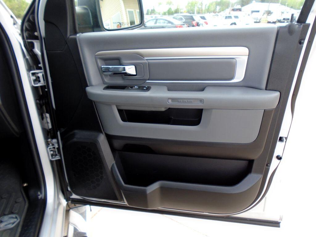 RAM 1500 SLT Quad Cab 4WD 2014