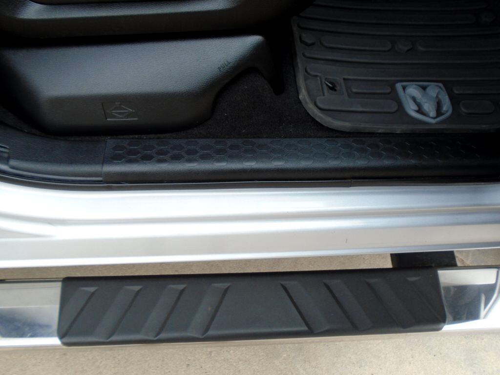 RAM 1500 SLT Quad Cab 4WD 2014