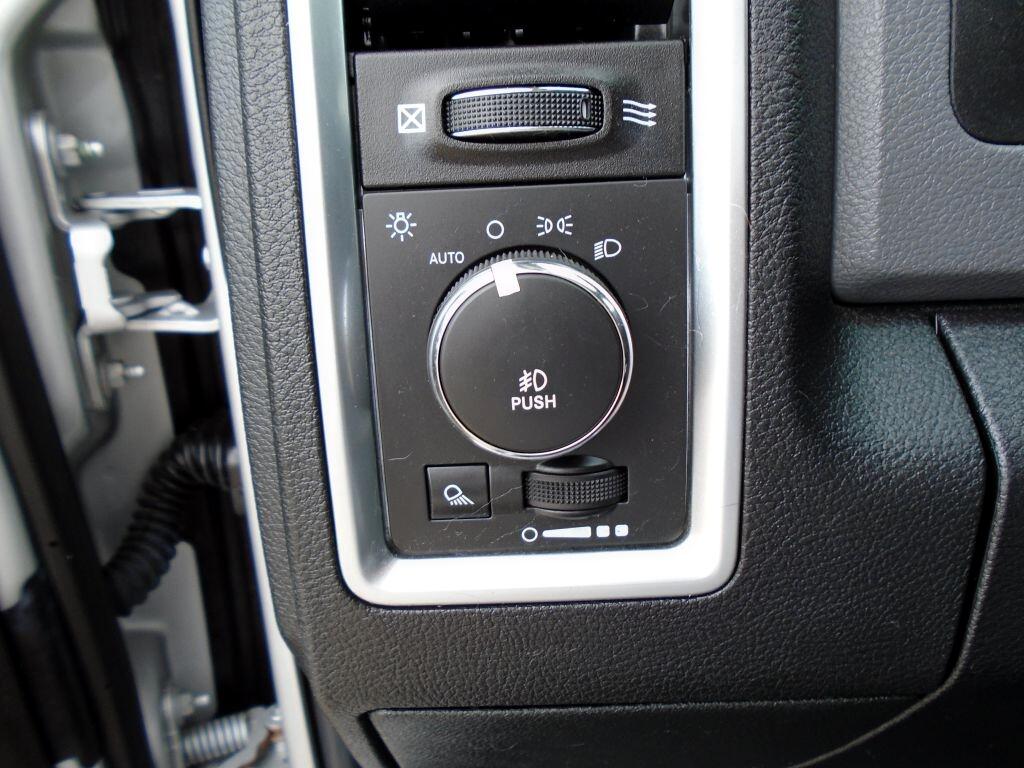 RAM 1500 SLT Quad Cab 4WD 2014