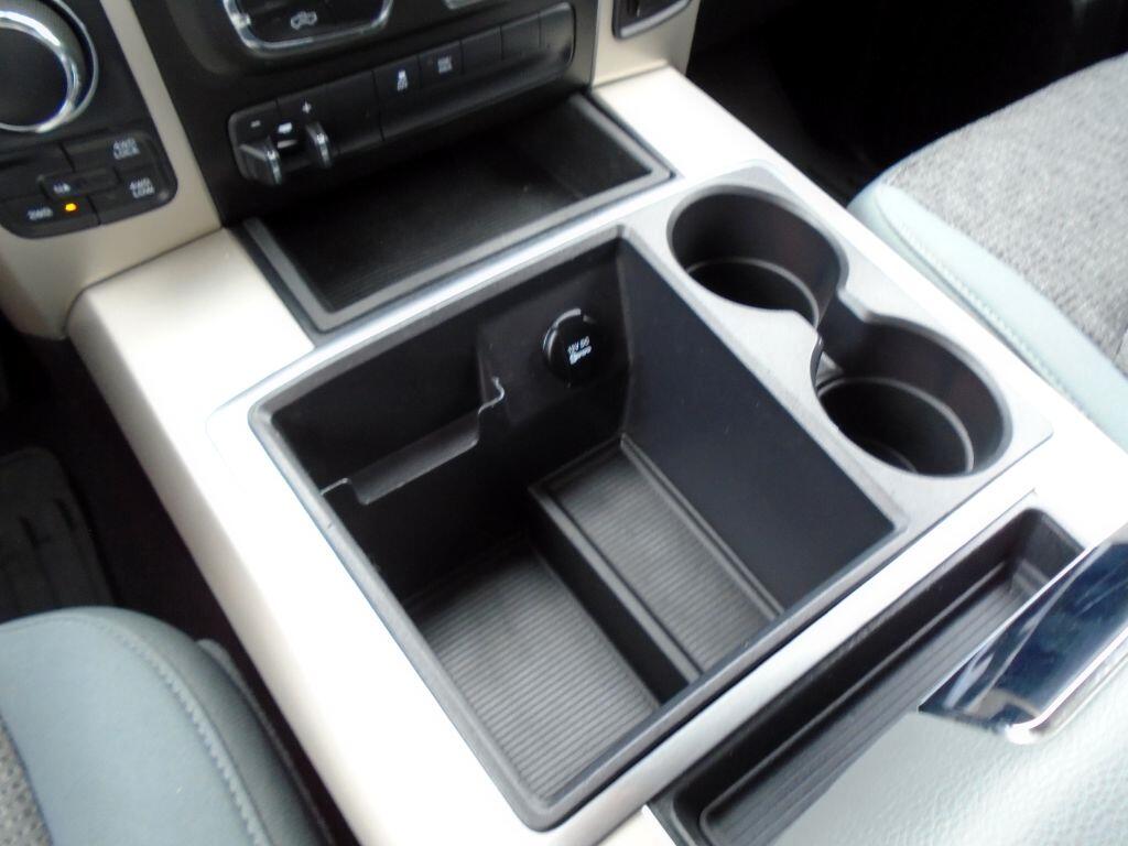 RAM 1500 SLT Quad Cab 4WD 2014