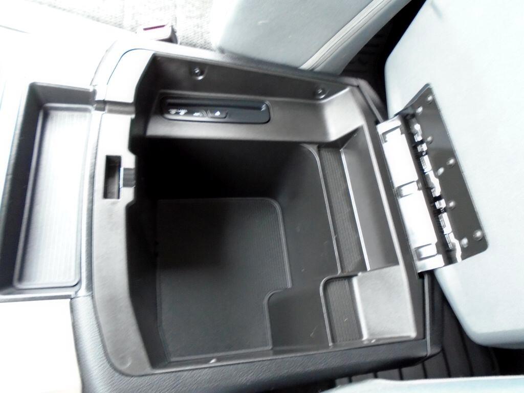 RAM 1500 SLT Quad Cab 4WD 2014