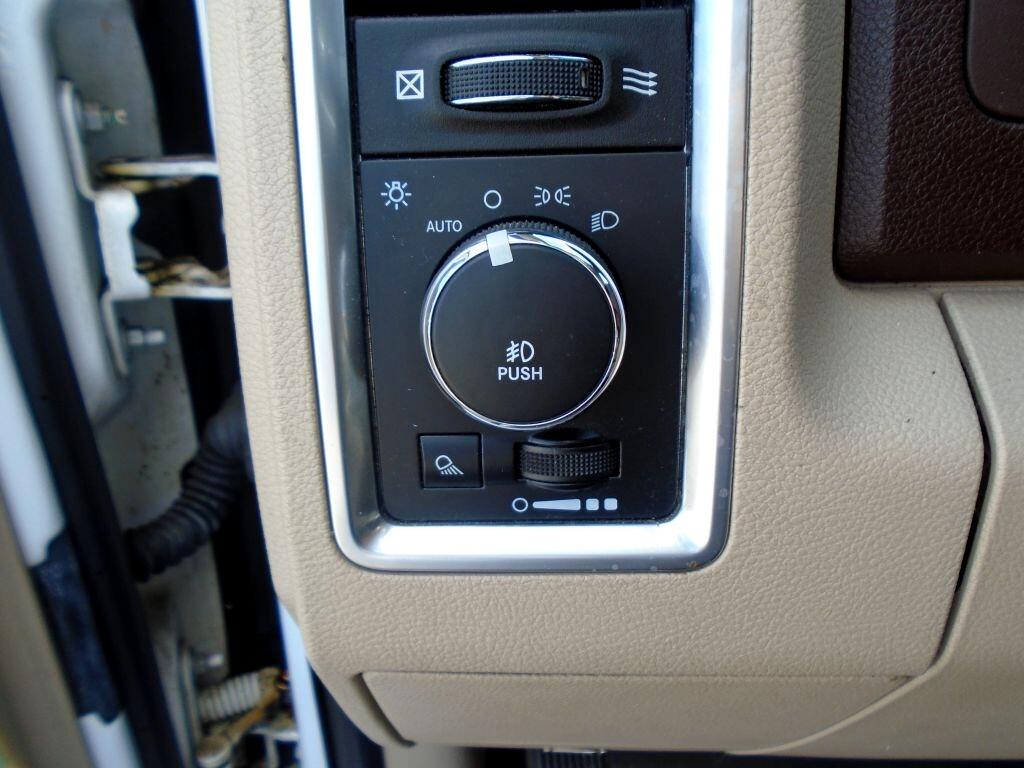 RAM 1500 SLT Quad Cab 4WD 2014