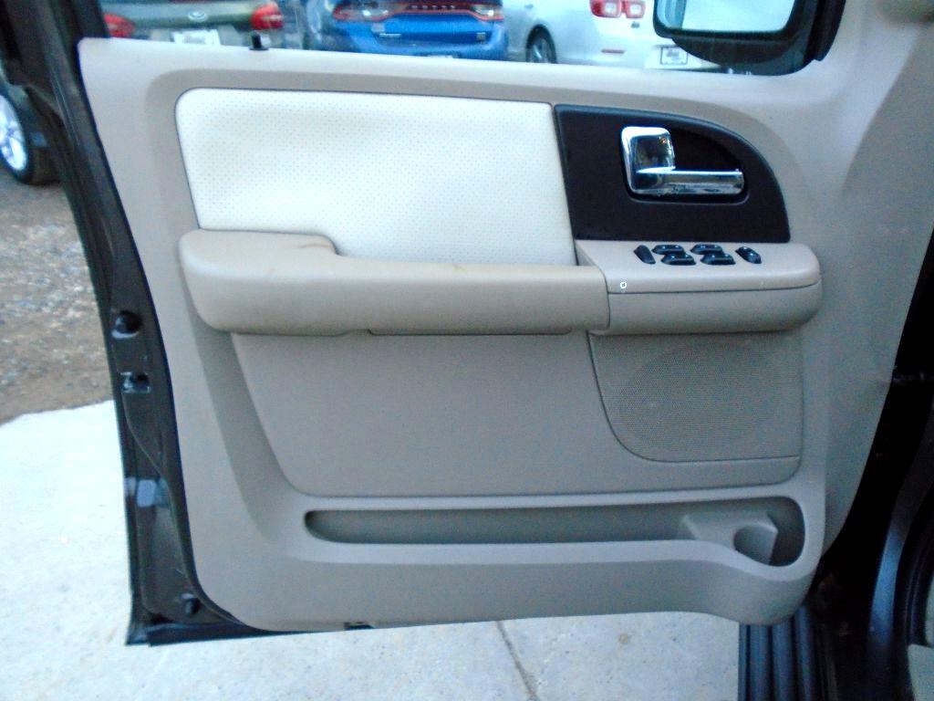 Ford Expedition XLT 4WD 2005