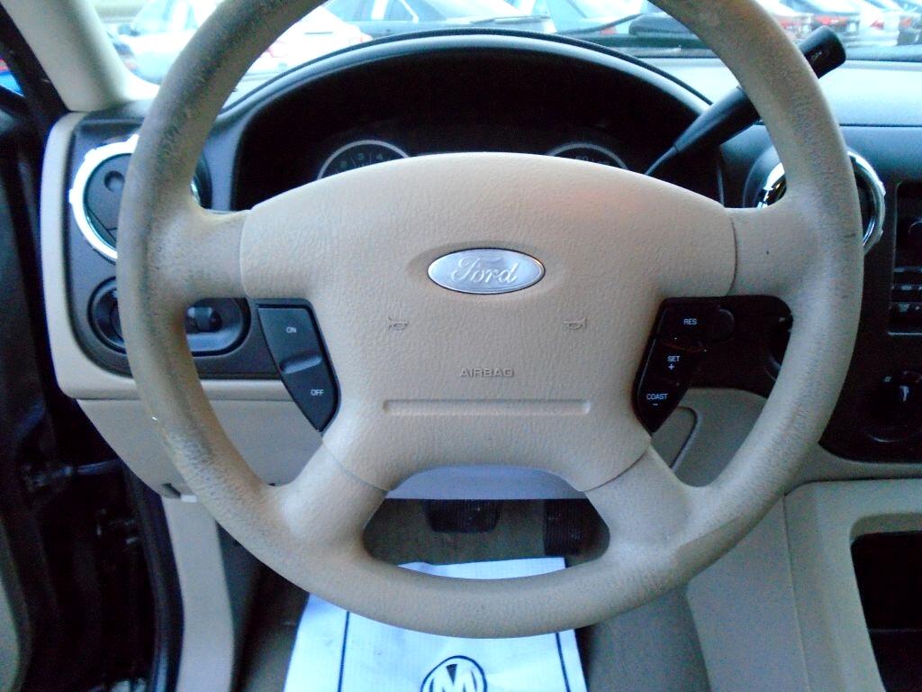 Ford Expedition XLT 4WD 2005