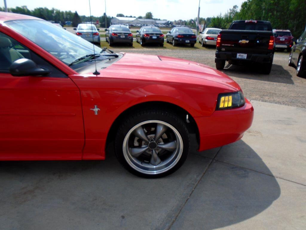 Ford Mustang Coupe 2001