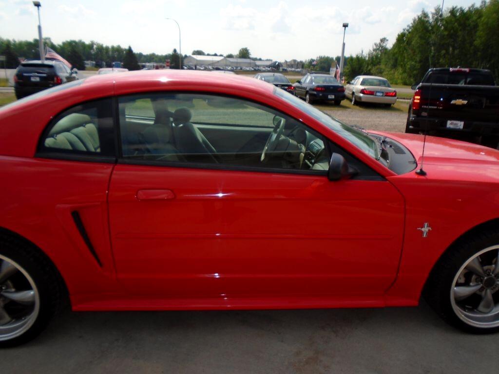 Ford Mustang Coupe 2001