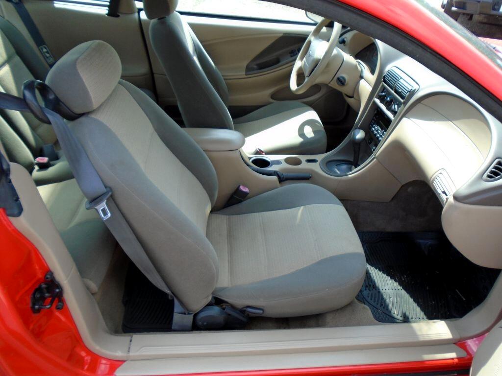 Ford Mustang Coupe 2001