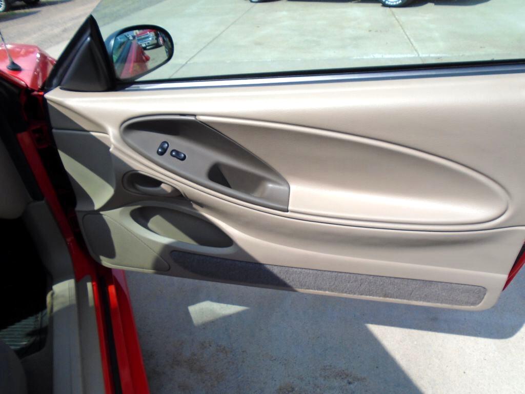 Ford Mustang Coupe 2001
