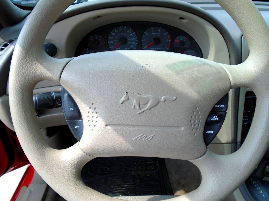 Ford Mustang Coupe 2001
