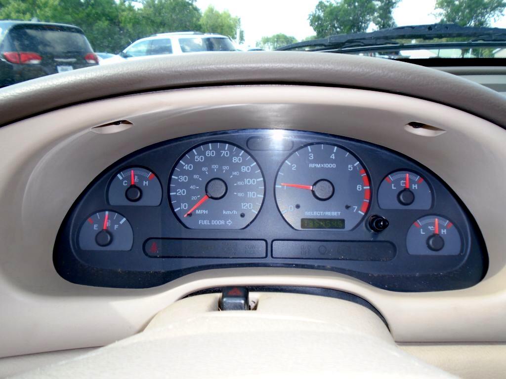 Ford Mustang Coupe 2001