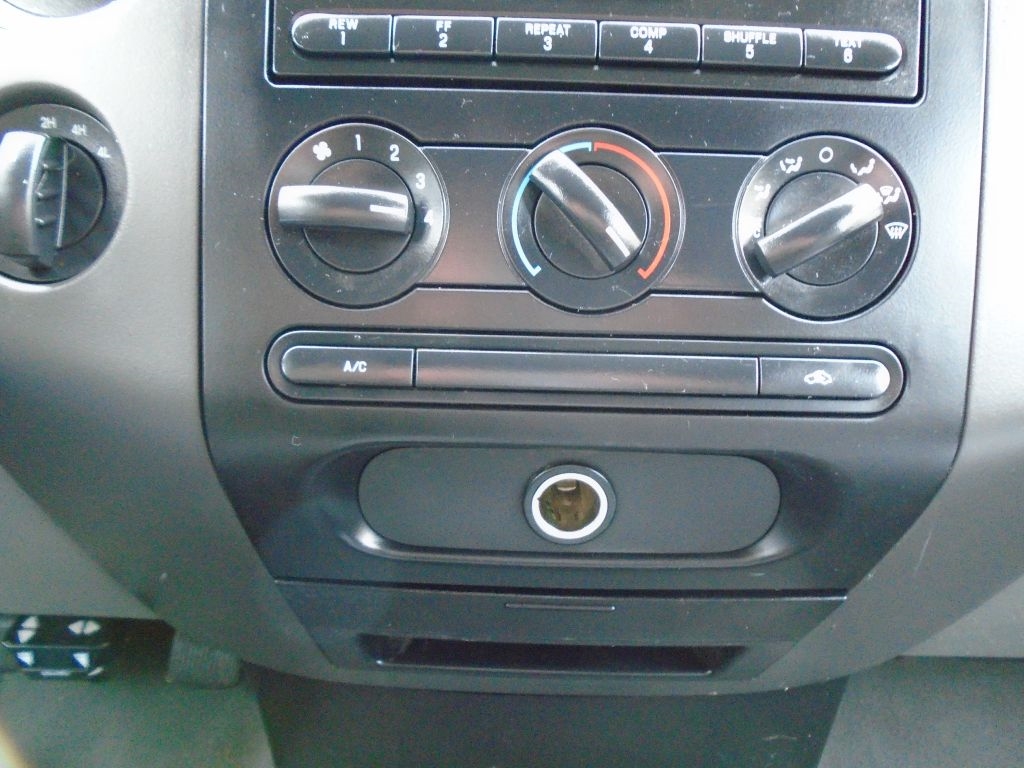 Ford F-150 XL SuperCab 4WD 2004