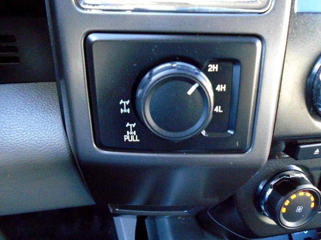 Ford F-150 XL SuperCab 8-ft. Bed 4WD 2015