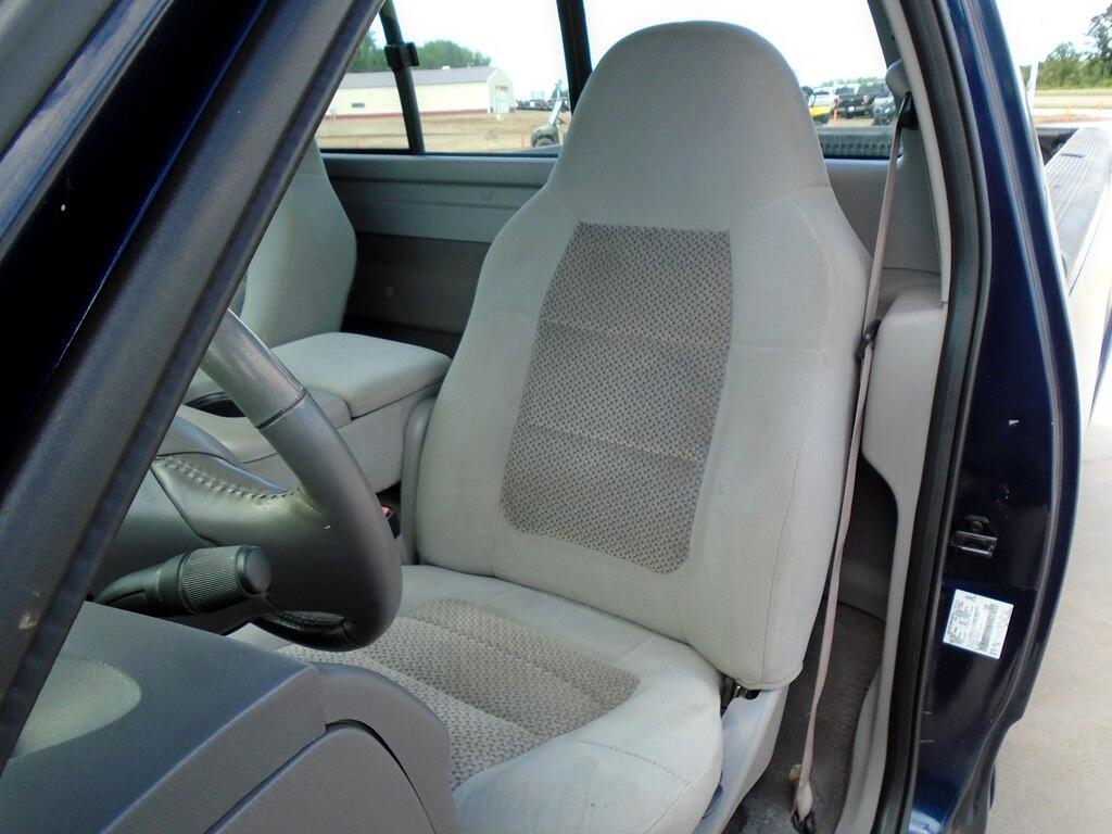 Ford F-150 XL Long Bed 4WD 2003