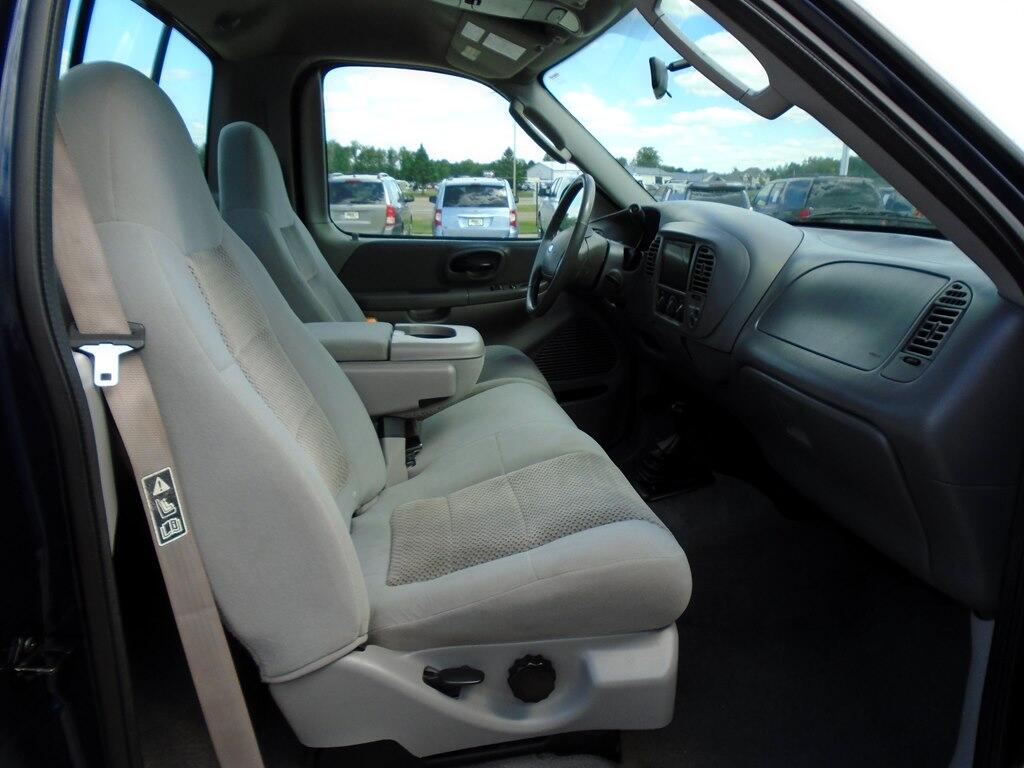 Ford F-150 XL Long Bed 4WD 2003