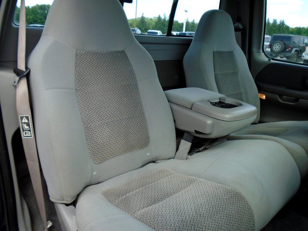 Ford F-150 XL Long Bed 4WD 2003