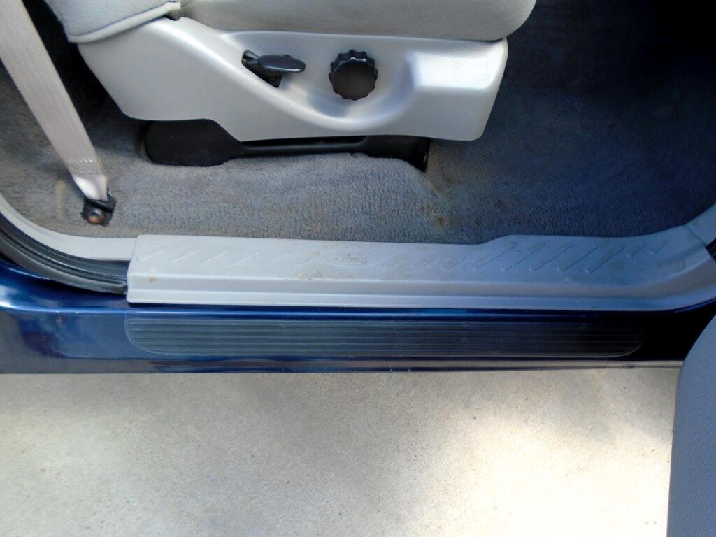 Ford F-150 XL Long Bed 4WD 2003