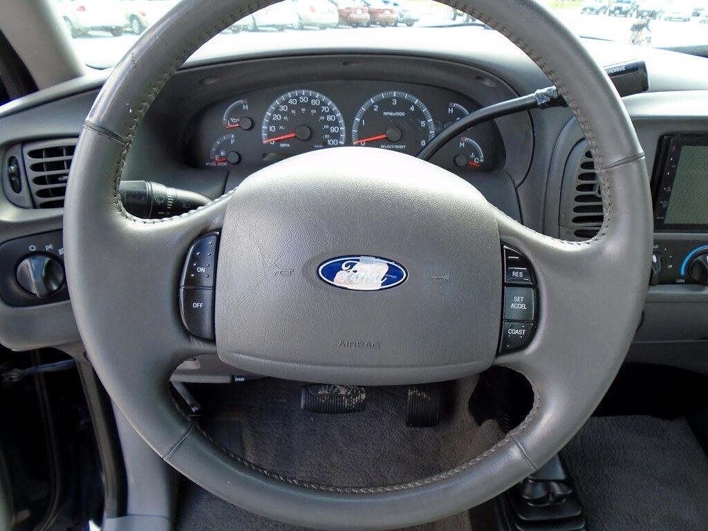Ford F-150 XL Long Bed 4WD 2003