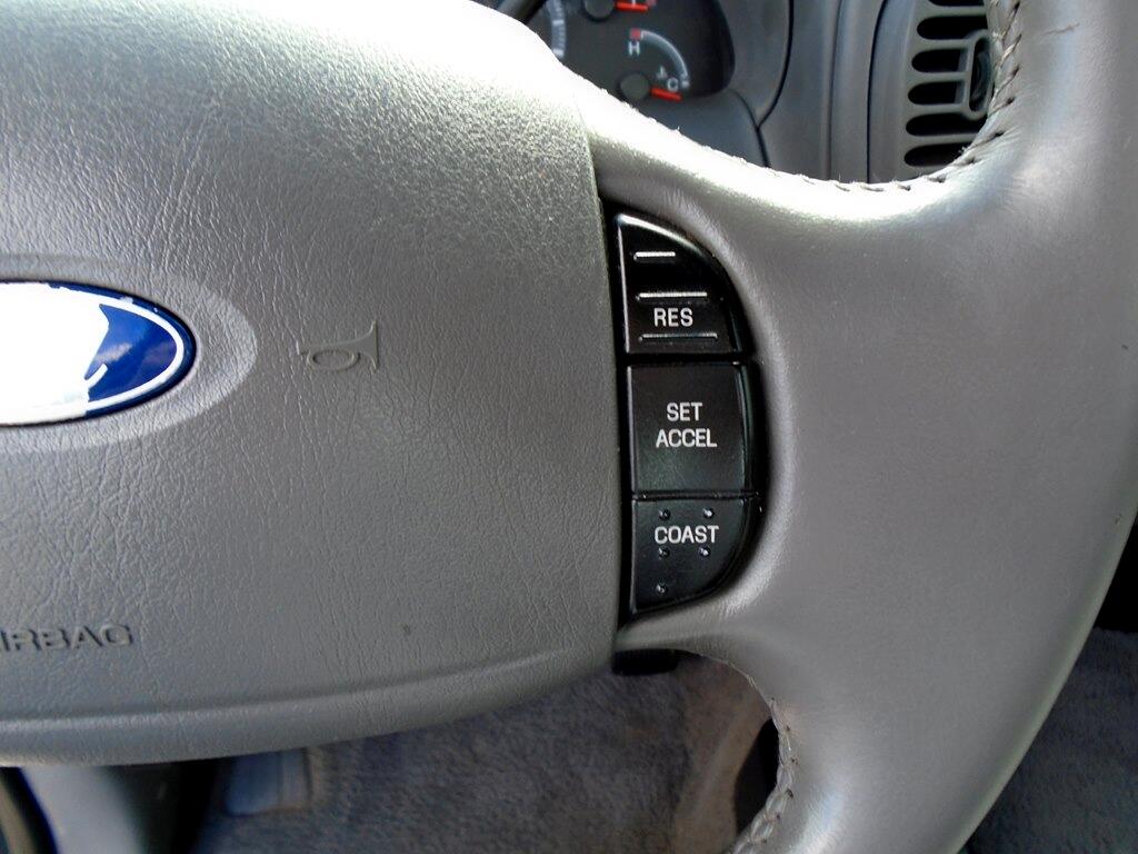 Ford F-150 XL Long Bed 4WD 2003
