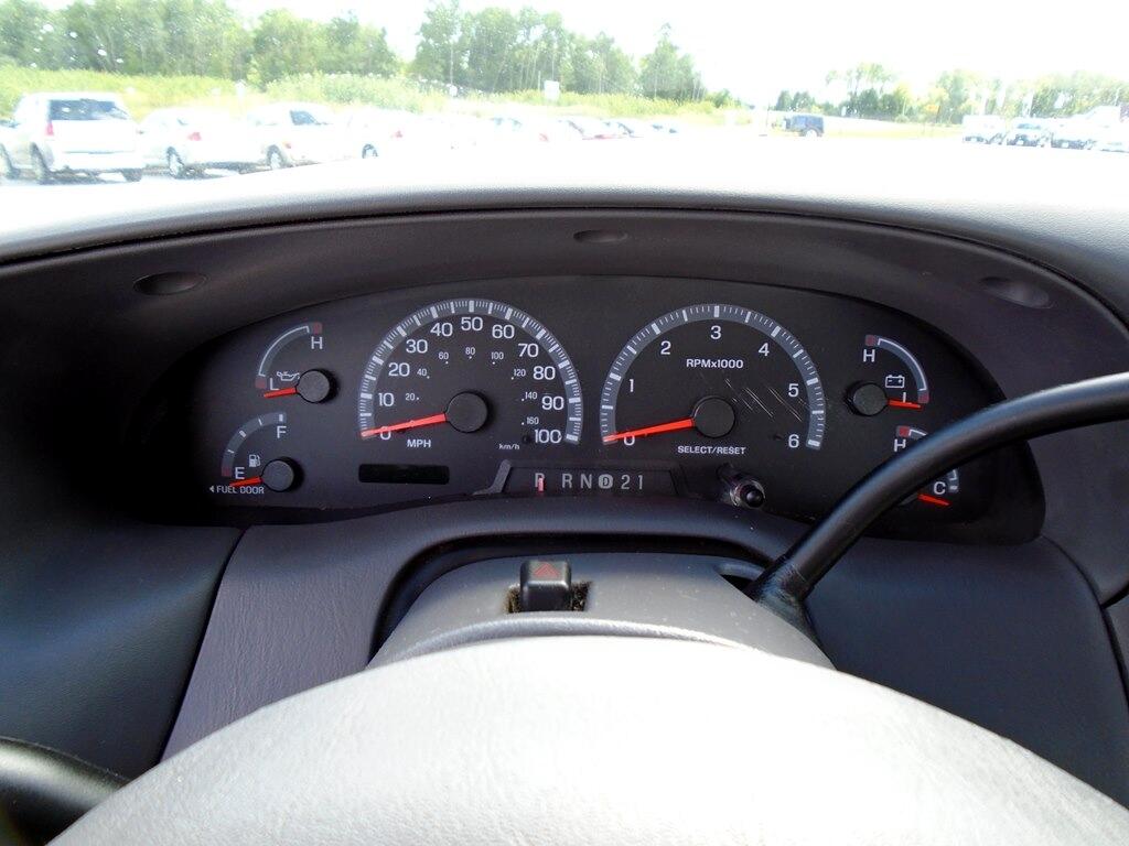 Ford F-150 XL Long Bed 4WD 2003