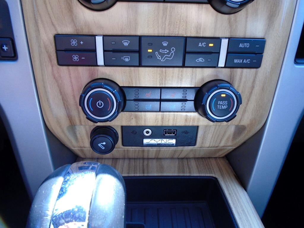 Ford F-150 XL SuperCab 8-ft. Bed 4WD 2011