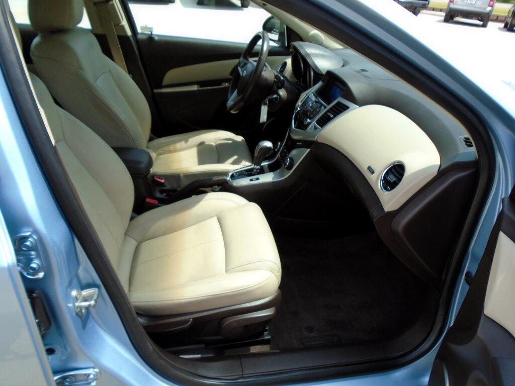 Chevrolet Cruze 2LT 2011