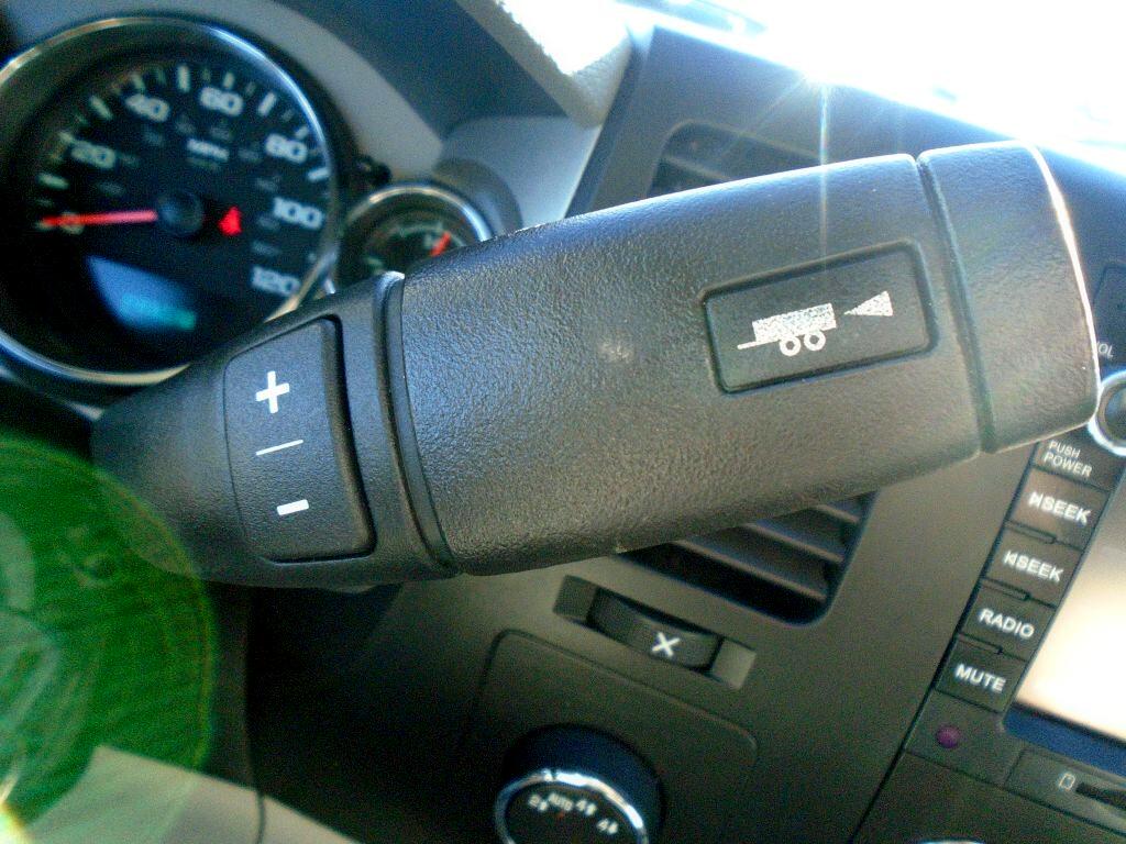 GMC Sierra 1500 SLE Crew Cab 4WD 2011