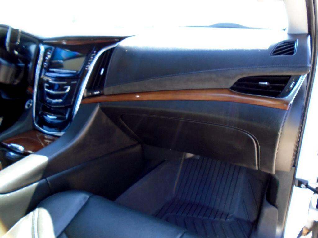 Cadillac Escalade ESV Premium 4WD 2017